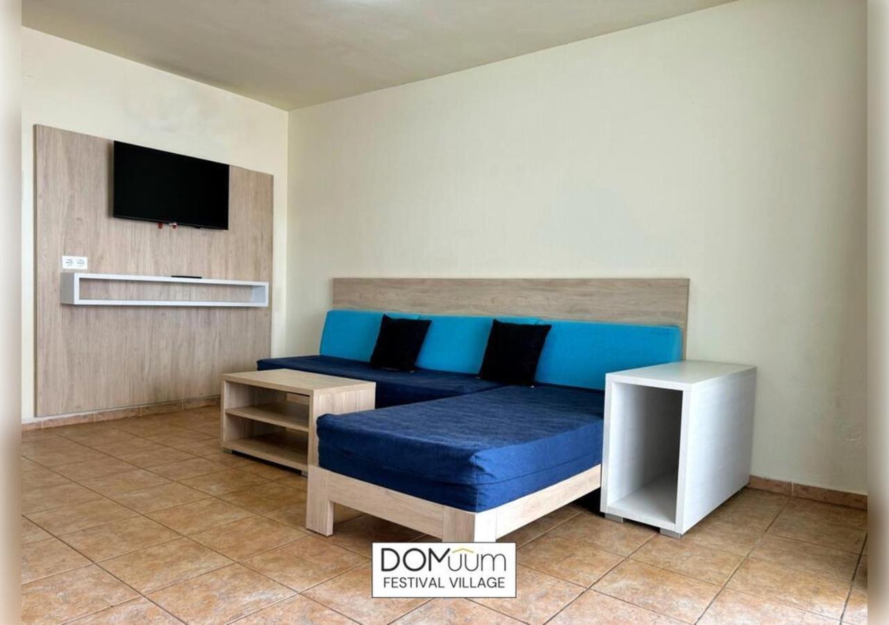 Domuum Holidays - Festival Village Salou Exterior foto